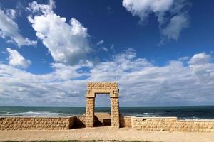 pedone strada nel il città parco su il spiaggia. foto