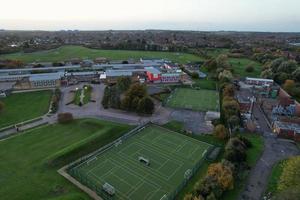 migliore aereo Visualizza di luton città di Inghilterra dopo tramonto foto