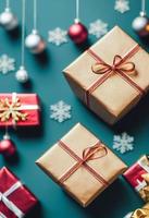 Natale regalo scatole e ornamenti foto