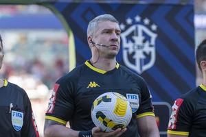 rio, brasile, novembre 02, 2022, anderson da ronco arbitro nel incontro fra fluminese vs sao paulo di 36 ° il giro di brasiliano campionato, un' serie nel maracana stadio foto