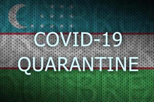 Uzbekistan bandiera e covid-19 quarantena iscrizione. coronavirus o 2019-ncov virus foto