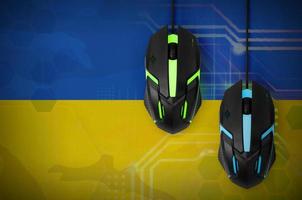 Ucraina bandiera e Due topi con retroilluminazione. in linea cooperativa Giochi. informatica sport squadra