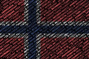 Norvegia bandiera è raffigurato su il schermo con il programma codice. il concetto di moderno tecnologia e luogo sviluppo foto