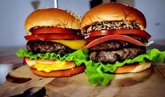 buongustaio fresco delizioso fatti in casa Hamburger. foto