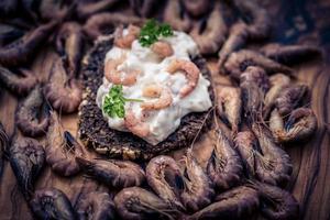 insalata con granchi freschi del mare del nord foto