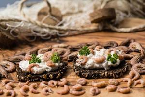 insalata con granchi freschi del mare del nord foto