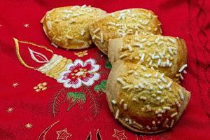 ravioli, tradizionale italiano Natale dolce a partire dal bolognese. Italia foto