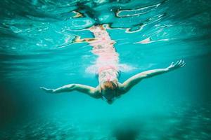 ragazza lo snorkeling Visualizza foto