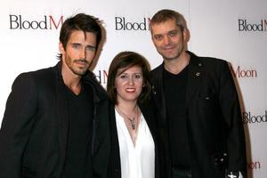 los angeles, feb 9 - brandon beemer, farnaz samminia, gil dannazione arriva a il sangue Luna selezione a sony immagini studio su febbraio 9, 2012 nel culver città, circa foto