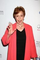 los angeles, luglio 22 - carol burnett arriva a un sera con carol burnett a il accademia di televisione arti e scienze su luglio 22, 2013 nel no hollywood, circa foto