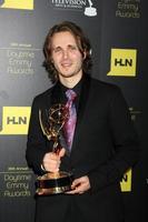 los angeles, giu 23 - Jonathan jackson nel il stampa camera di il 2012 giorno emmy premi a beverly hilton Hotel su giugno 23, 2012 nel beverly colline, circa foto