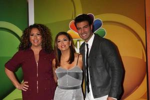 los angeles, nov 17 - eva longoria, Jencarlos canella, Diana maria Riva a il stampa giuncata per nbc S telenovela e superstore a il universale studi su novembre 17, 2015 nel los angeles, circa foto