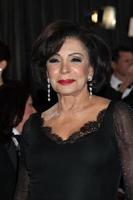 los angeles, feb 24 - Shirley bassey arriva a il 85 ° accademia premi presentazione il oscar a il dolby Teatro su febbraio 24, 2013 nel los angeles, circa foto