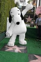 los angeles, nov 2 - snoopy a il snoopy hollywood camminare di fama cerimonia a il hollywood camminare di fama su novembre 2, 2015 nel los angeles, circa foto