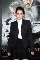 los angeles, Maggio 29 - kristen stewart arriva a il neve bianca e il cacciatore los angeles selezione a villaggio Teatro su Maggio 29, 2012 nel Westwood, circa foto