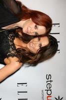 los angeles, nov 16 - amy davidson, Lacey chabert arriva a il passo su nel il città beneficiare per passo su donne S Rete a maestoso sale su novembre 16, 2011 nel los angeles, circa foto