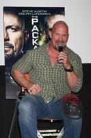 los angeles, feb 15 - steve austin a un' speciale q e un' selezione di il pacchetto a il laemmle no 7 teatri su febbraio 15, 2013 nel nord hollywood, circa foto