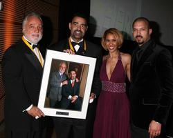 danny cuocere bene, e danny cuocere bene, jr Vittoria piatto, e terrell tilford il nero AIDS istituire gala disney concerto sala los angeles, circa febbraio 7, 2008 ©2008 kathy hutchin hutchin foto