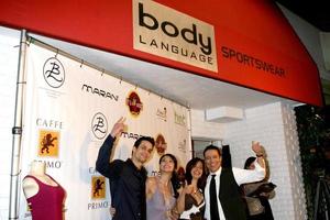 opaco cedano e fidanzato erica franco, Anna e yancy arie comproprietari corpo linguaggio abbigliamento sportivo boutique apertura 14700 ventura blvd Sherman querce, circa 91403 ottobre 22, 1994 ©2008 kathy hutchin hutchin foto