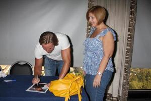 kyle più basso e fan a il grassetto e il bellissimo prima colazione a il sheraton universale Hotel nel los angeles, circa su agosto 29, 2009 ©2009 kathy hutchin hutchin foto