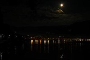 il Luna sopra il lago foto