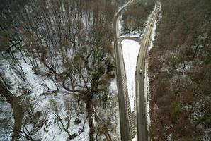 inverno montagna strada a partire dal sopra foto