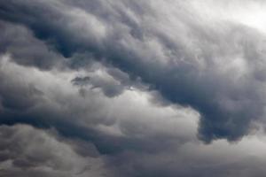 buio nuvole prima il tempesta foto