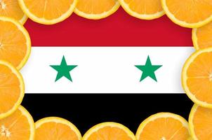 Siria bandiera nel fresco agrume frutta fette telaio foto