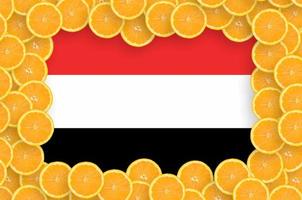 yemen bandiera nel fresco agrume frutta fette telaio foto
