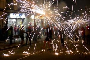 astratto foto di diavoli e fuochi d'artificio partiti.