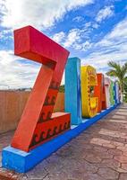 puerto escondido Messico oaxaca messicano 2022 colorato zicatela puerto escondido lettering cartello simbolo su spiaggia Messico. foto