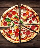 Pizza. tradizionale italiano cucina veloce cibo. foto