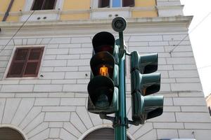 strada informazione cartello installato su il lato di il strada nel Israele. foto