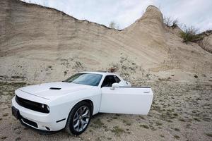 bianca potente americano muscolo auto nel carriera. foto