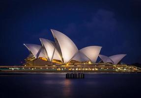 Sydney, Australia, 2020 - Sydney Opera House di notte foto