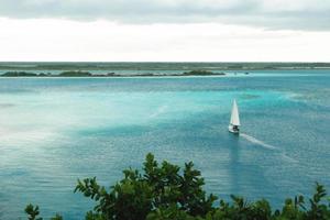 bellissimo Visualizza su il lago bacalar. Yucatan, Messico. foto