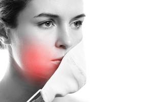 maschera - acne sblocchi a partire dal indossare un' viso maschera foto