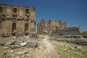 basilica di aspendo antico città nel antalya, turkiye foto