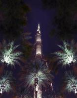 dubai, Emirati Arabi Uniti dicembre 25 2018 urbanistico sfondo. vacanza Emirati Arabi Uniti notte sfondo. futuristico orizzonte. unito arabo Emirates notte cielo. famoso punto di riferimento. foto