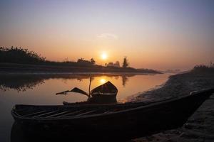 bellissimo d'oro ora Alba paesaggio Visualizza vicino il padma fiume nel bangladesh foto