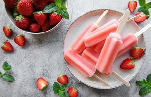 ghiaccioli alla fragola foto