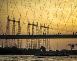 sagoma di un ponte a Nimega, Paesi Bassi foto