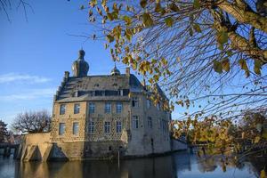 autunno a un' castello nel westfalia foto