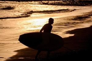 non identificato surfer su il canarino isole, circa luglio 2022 foto