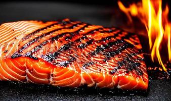 grigliato salmone. salutare cibo al forno salmone. caldo pesce piatto. foto