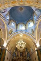 interno della cattedrale cattolica romana di fira. foto