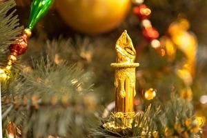 Natale sfondo di un' Natale albero decorato con Natale giocattoli. inverno vacanze. nuovo anno. foto