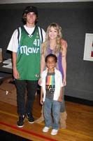 dilan patton, taylor spreitler, e terell ramson a il 20 giacomo reynolds giorni di nostro vite pallacanestro gioco a Sud pasadena alto scuola nel Pasadena, circa su Maggio 29, 2009 foto