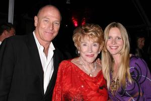 corbin Bernsen, jeanne bottaio, e lauralee campana a un' privato 80 ° compleanno festa per jeanne bottaio ospitato di lee campana a sua casa nel beverly colline, circa su ottobre 23, 2008 foto