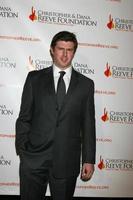 Matteo reeve in arrivo a il 4 ° annuale los angeles gala per il christopher e dana reeve fondazione, a il beverly hilton Hotel, nel beverly colline, circa dicembre 2, 2008 foto